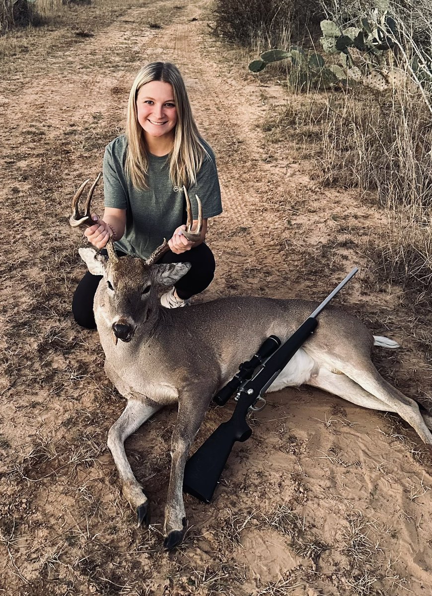 <a href="/FaithColdewey/">Faith Coldewey</a> 
1st Buck
Congrats job well done!! 
Shot him w/ Coles 270