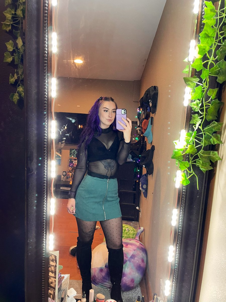 RothElizabeth's tweet image. Happy last day of the year gang.