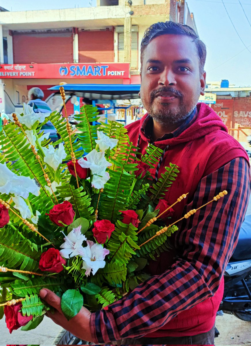 सबके दिलों में हो सबके लिए प्यार,आने वाला हर दिन लाए खुशियों का त्यौहार, इस उम्मीद के साथ आओ भूल के सारे गम, न्यू इयर 2023 सेलिब्रेट करें हम।Welcome 2023!🙏🌺🙏