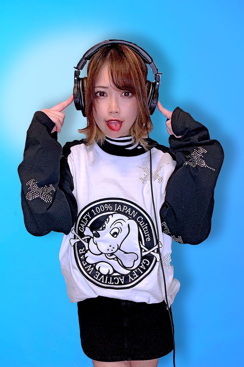 beer_smoke_lv's tweet photo. 【自己紹介】
アニメと音楽と酒が好きな、名古屋のおっぱい代表を名乗る人妻、神奈(かんな)です✨ cosplayer＆DJ(アニソン.J-Rock.JPOP) #FILLOUT 主催👊 #激ロック ｲﾍﾞﾝﾄstaff、モデルなどDMにて！Claps:kanna696 お給仕は  #BluePekoe  #とうれん 会える日は #神奈の予定一覧 https://t.co/JzEkqVElWc