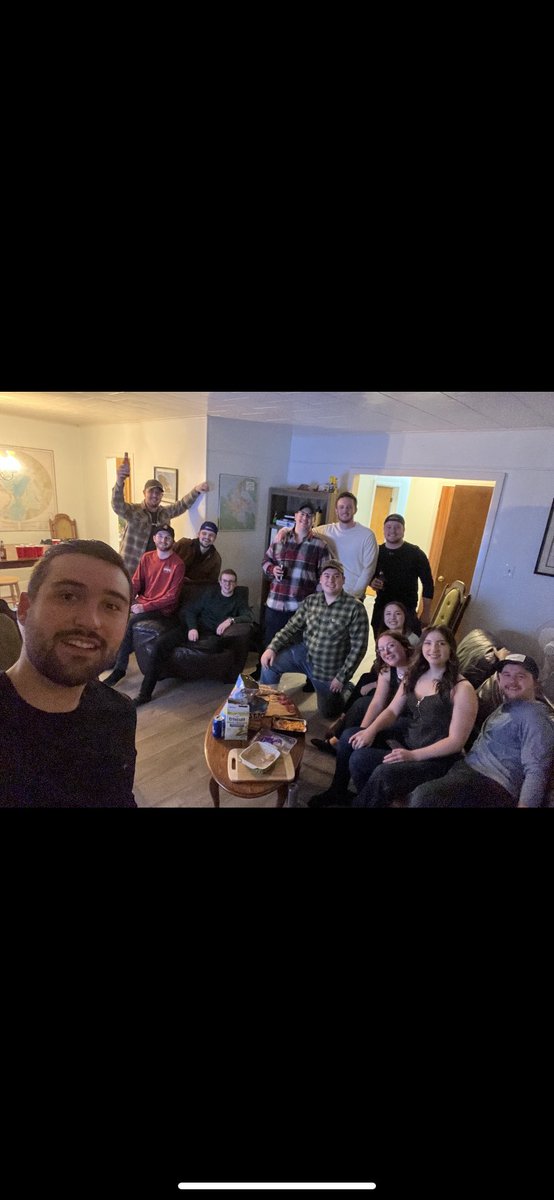 Oakey98's tweet photo. @NTVNewsNL Happy New Years from Miller road, Lewisporte! #2023 https://t.co/Cphz2GkWad