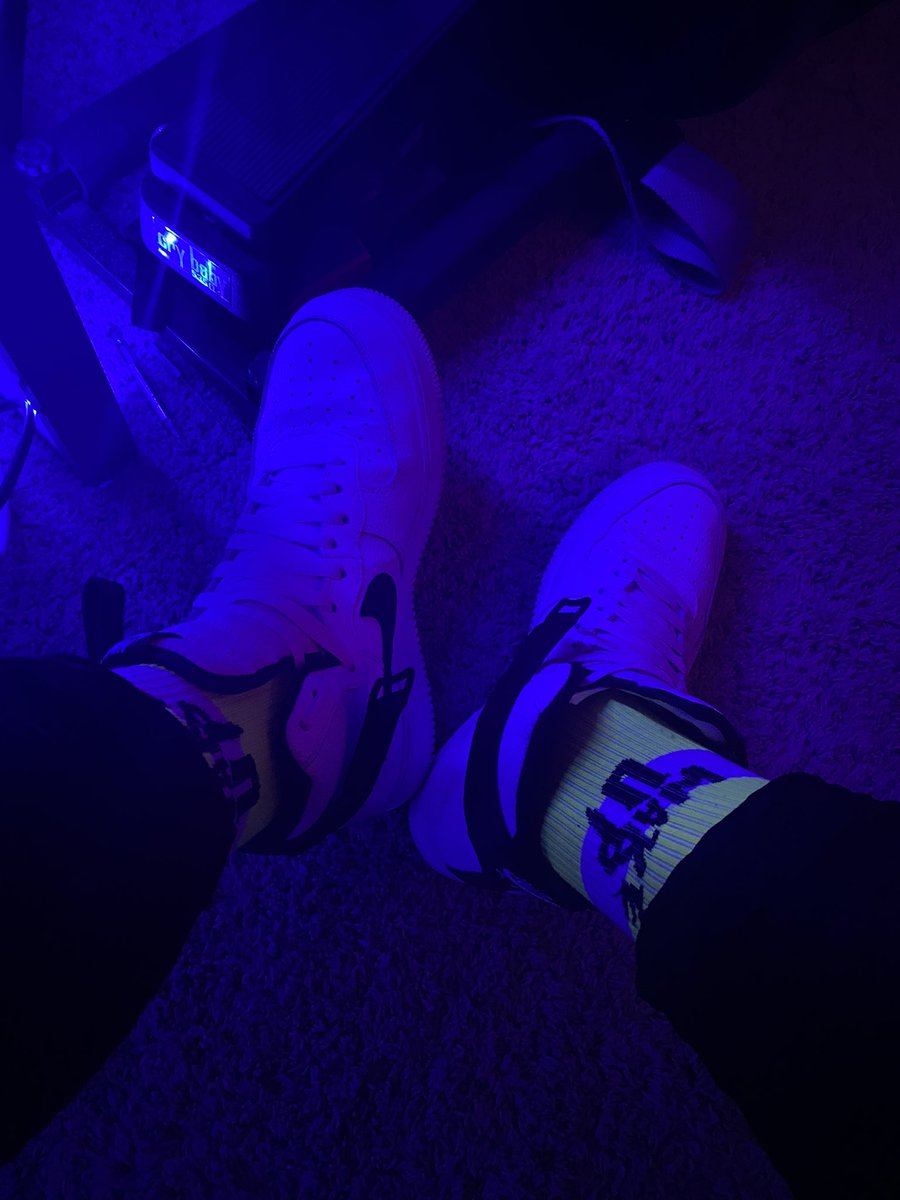 YukiDoThing's tweet photo. Love how them boys glow~ https://t.co/RRryI6ukUr