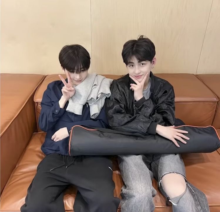 pxbunnyJK's tweet photo. hny kab 🫶🏻🤍🥀🐣 https://t.co/jN3qo1lefr