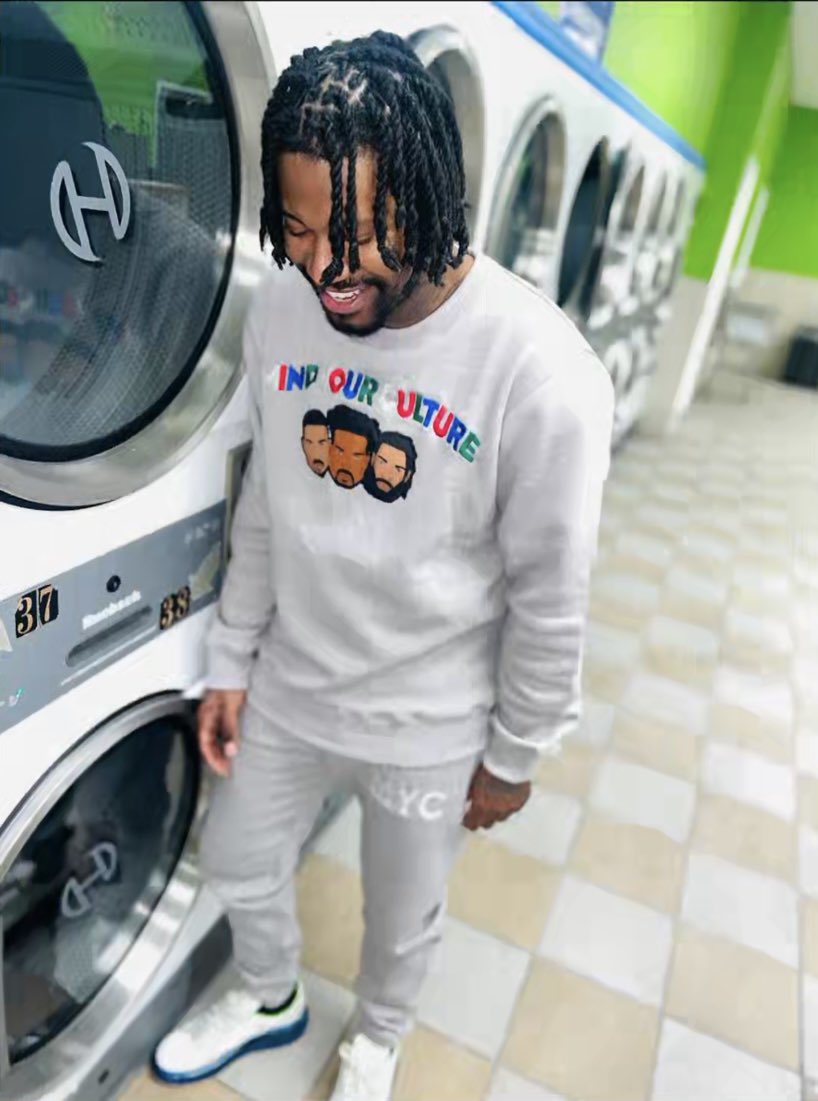 POLOTJs's tweet image. I model frm time 2x time😈