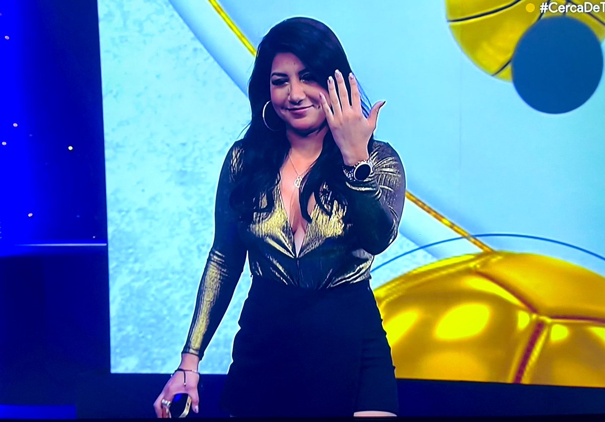 hermosamty's tweet photo. Feliz año 2023 @mimyregia despidiendo el año 2022 viendo a la hermosura de Mimy https://t.co/rIqq2EjQGP