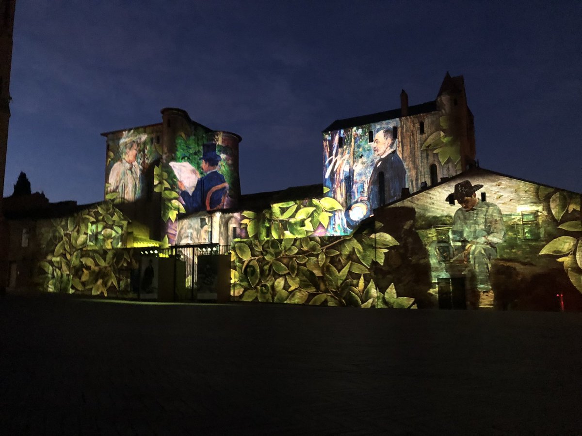 v_kerbellec's tweet photo. Conclure 2022 par un spectacle de sons et lumières projetés sur le Palais de la Berbie, rappelant tout l’œuvre de Toulouse-Lautrec… Douceur albigeoise et simplicité du moment. Très bonne année 2023 ! @ville_albi https://t.co/rSDF8W1tYa