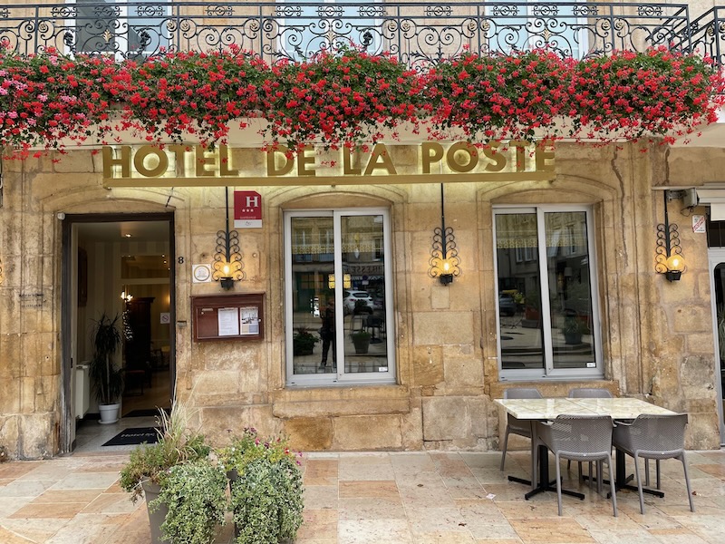 Would you stay in France's oldest hotel? Read about it at #5 on this list: offbeatfrance.com/things-to-do-i…