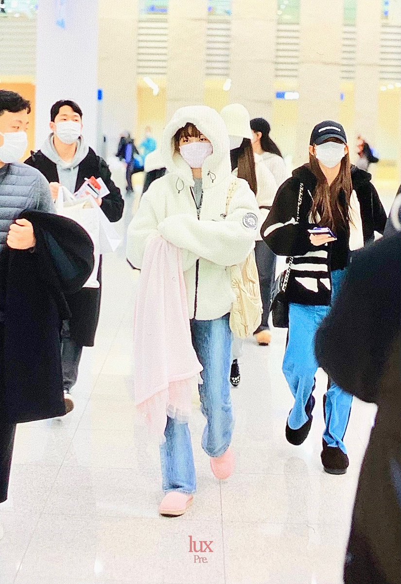 230101 ICN pre.

#아이브 #레이 #IVE #REI