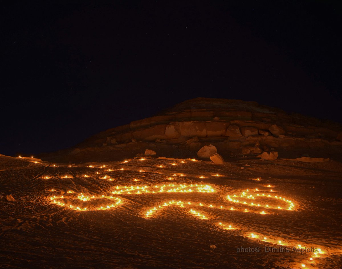 siwalife's tweet photo. Locals create decorations in the desert with flaming torches during the celebrations for the New Year.
Siwa Oasis, #Egypt, 31 December 2022.
 #HappyNewYear2023 #HappyNewYear 
#siwa_oasis https://t.co/78jhq3mxfm