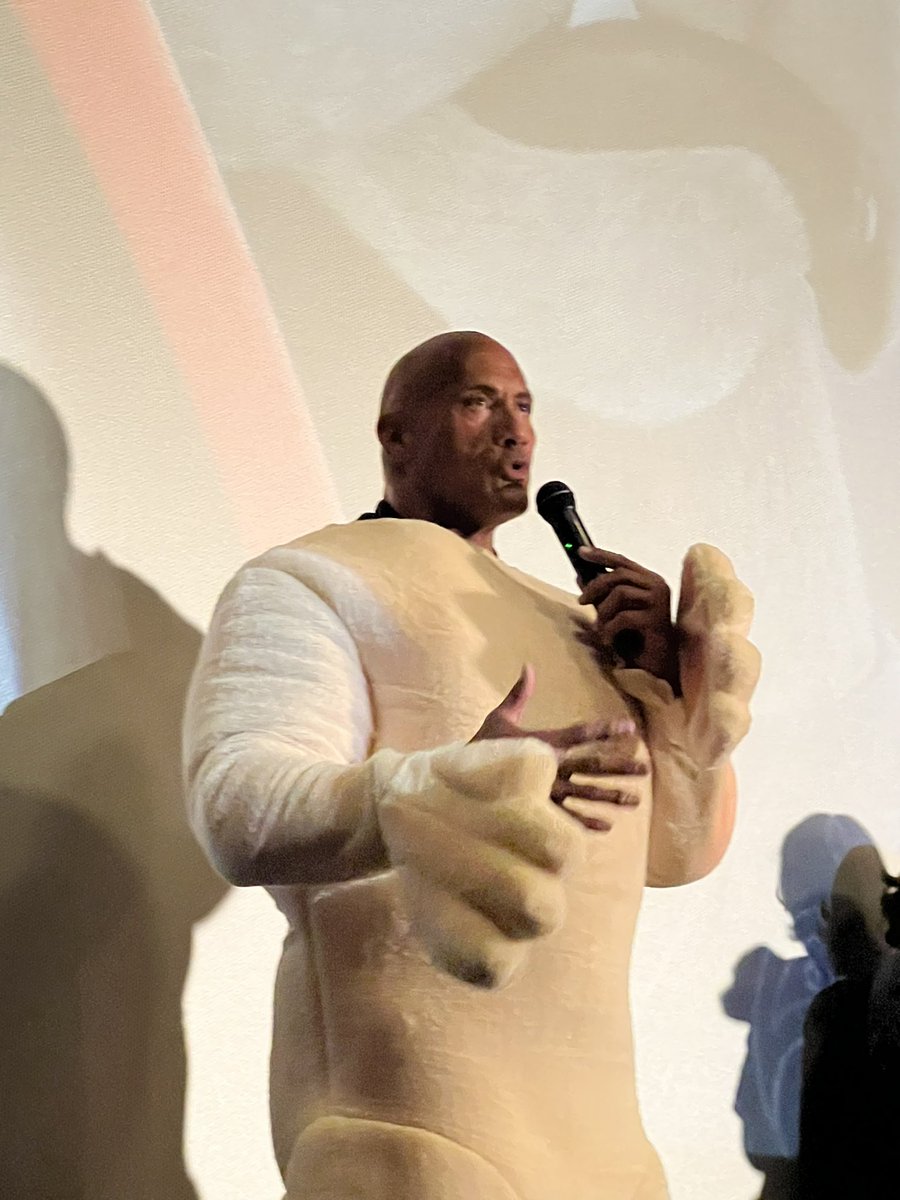 @TheRock is a Man of the people! Great surprise during his @DCSuperPets screening. Hardest Working Man In Show Biz! #SevenBucks #FlynnPictures