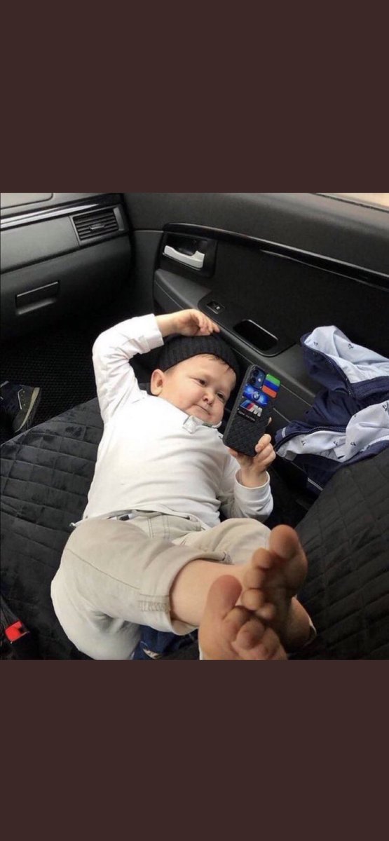 courttttrose's tweet photo. Me watching all y’all’s ✨2022 recap✨ stories https://t.co/crSYQE0PFm