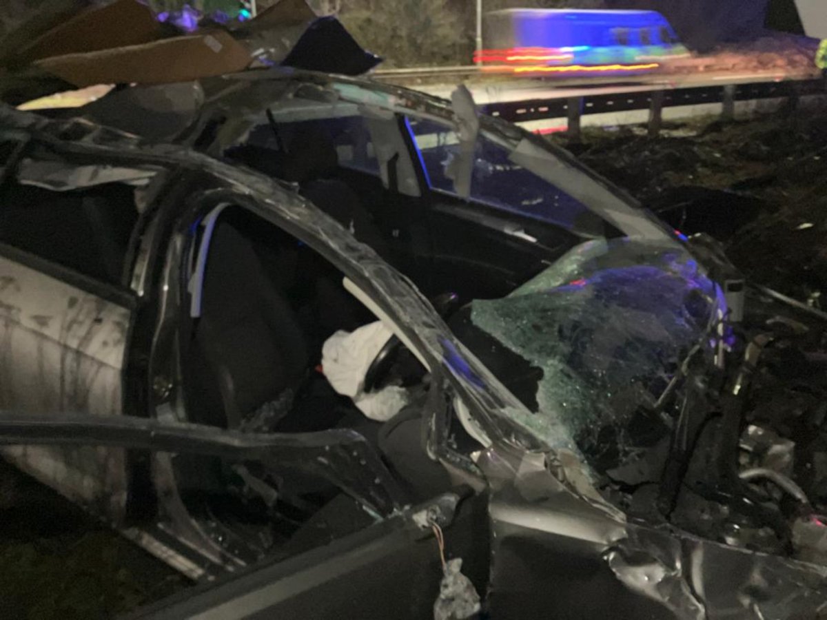tvprp's tweet photo. This used to be a VW Golf. As if the drivers night wasn't bad enough. Then came #P0185 &amp; #P7223 &amp; arrested the driver for drink driving after they blew 82ug. This is what over double the drink drive limit does to your driving. #itsnotworththerisk #P5240 lucky it was minor injury https://t.co/5Pdaj1caq4