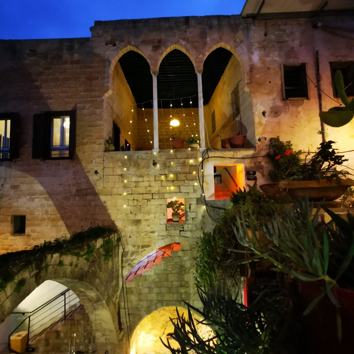 EarthCitisen's tweet photo. My impressive accommodation in Nazareth, an iconic villa belonging to a powerful family - Fauzi Azar.

#travel #travelblog #travelblogger #travelbloggers #photography #photographer #pilgrimage #pilgrim #traveller #wanderlust #TravelTips #Nazareth #JesusChrist #israel #Palestine https://t.co/fA07pihtl4