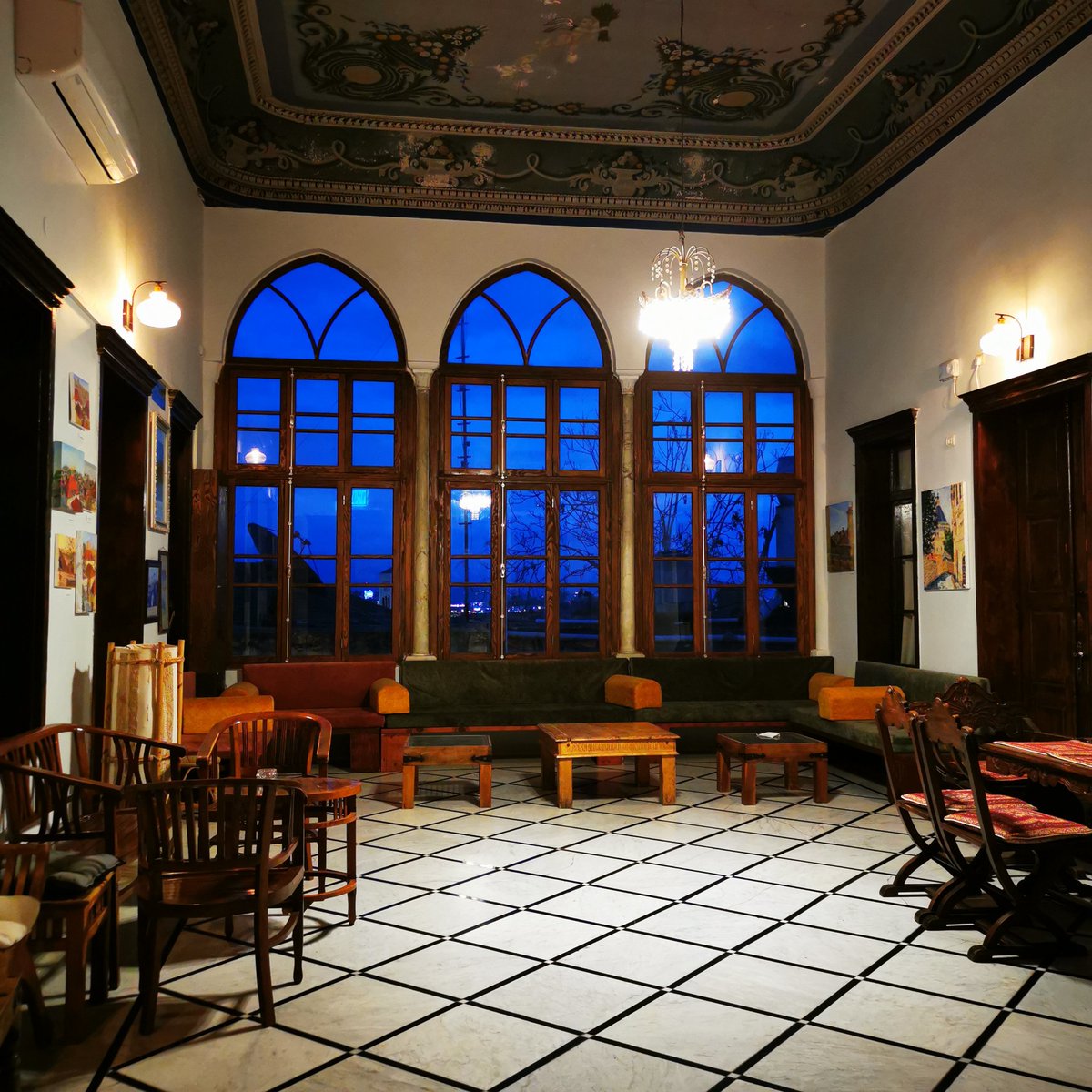 EarthCitisen's tweet photo. My impressive accommodation in Nazareth, an iconic villa belonging to a powerful family - Fauzi Azar.

#travel #travelblog #travelblogger #travelbloggers #photography #photographer #pilgrimage #pilgrim #traveller #wanderlust #TravelTips #Nazareth #JesusChrist #israel #Palestine https://t.co/fA07pihtl4
