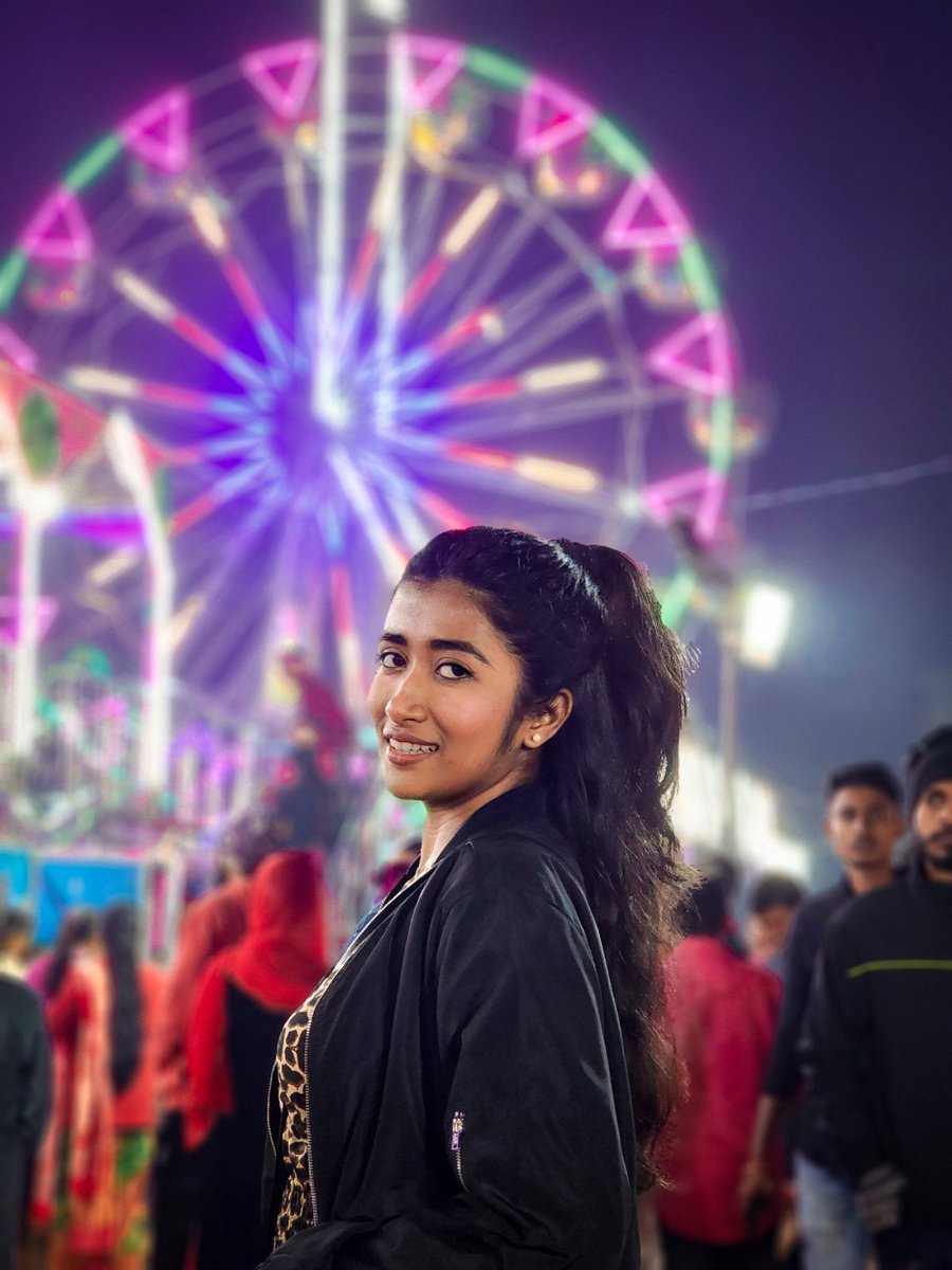 DebroopaC's tweet photo. Page 1 of 365!?✨️
.
.
.
#happynewyear #1stpost #fashionblogger #lifestyleblogger #kolkatablogger #lightsofinstagram #merrygoround #photography #phoneclick #nightphotography #lightupthenight #newbeginnings #newseason #winterfestive #wintercarnival #explorepage https://t.co/9E4kB16RMy
