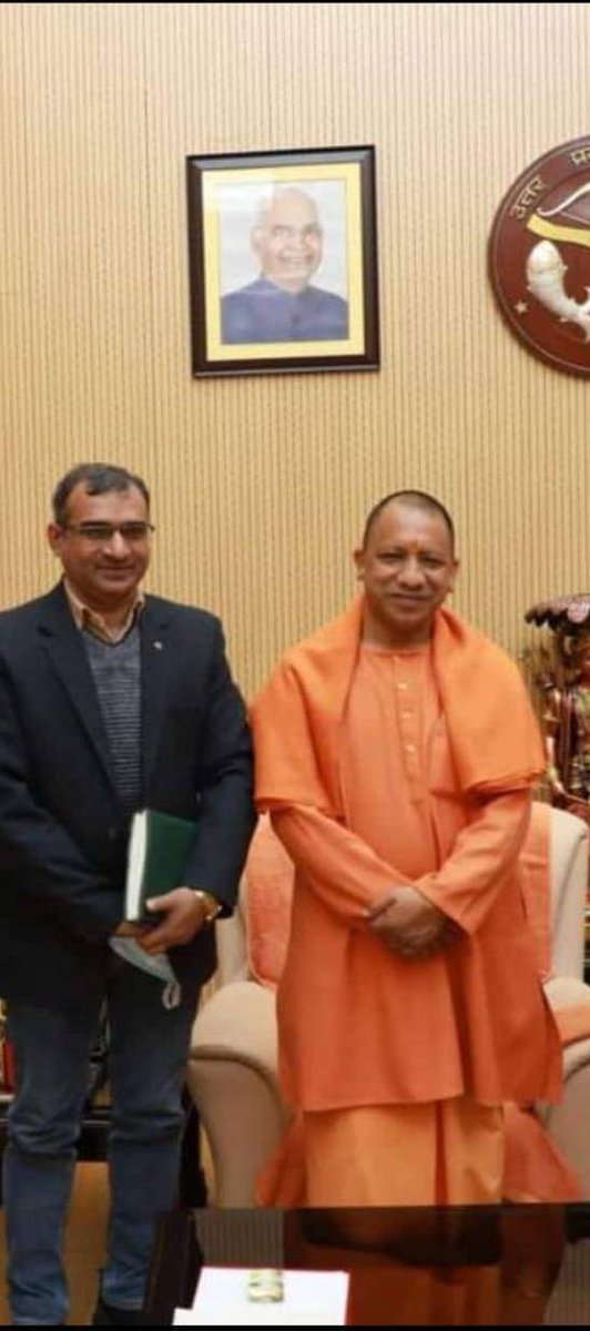 pankajjilive's tweet photo. अवध की शान
पत्रकारिता की जान
पत्रकारों के स्वाभिमान
और मेरे बड़े भाई समान
अमर उजाला राष्ट्रीय ब्यूरो में कार्यरत वरिष्ठ पत्रकार महेंद्र तिवारी जी को जन्मदिन की अशेष शुभकामनाएं💐💐
@mtaugkp8859 https://t.co/YTCWp57lTY