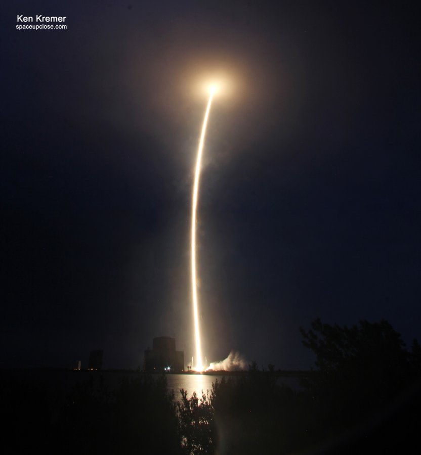 steve_nebula's tweet image. Happy New Year! 2023 Let's Gooo! 
(credit @ken_kremer for the #O3bmPOWER launch pic!)