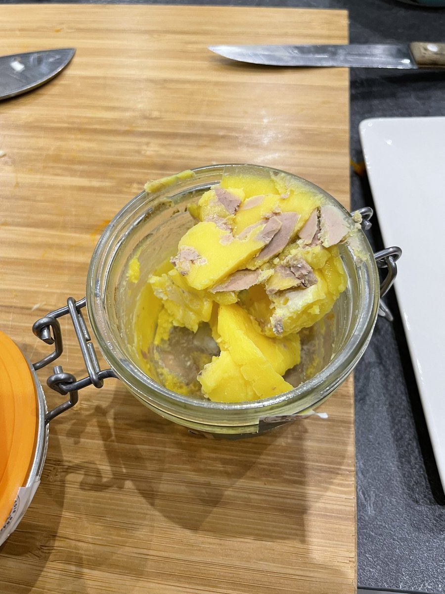 duss43's tweet photo. Sympa le foie gras !!! Honteux oui … 20 balles !!! @cyril_lignac https://t.co/ZFEKRQn9w2