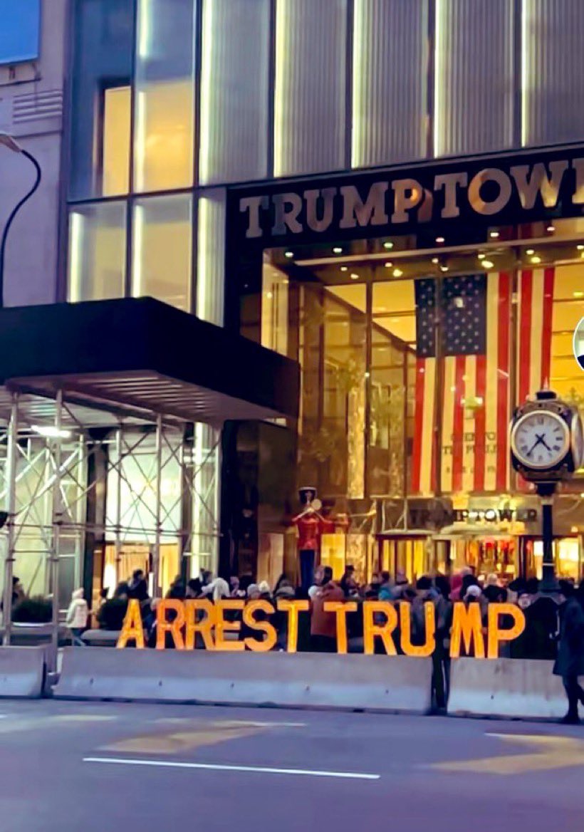 ᗰᗩƳᖇᗩ tweet media