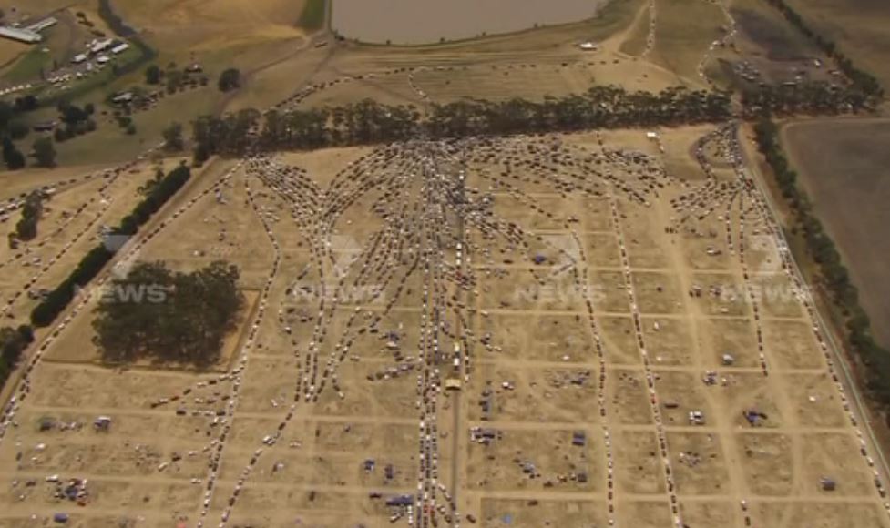 Nightmare getting out of the Beyond the Valley music festival this arvo at Barunah Plains - 30mins west of Geelong <a href="/7NewsMelbourne/">7NEWS Melbourne</a>