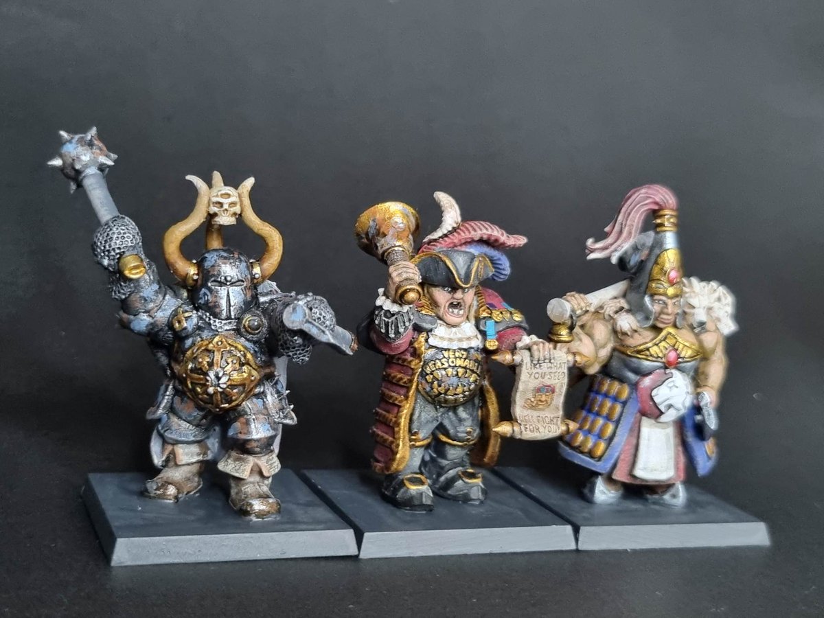 Ohhh baby, its ogre time. The big boys are here and they want to work for you. 

I've had such a good time these last couple of month sculpting them and Im so glad to finally be able to share them with you all.

If you like what you see check them out on my patreon.
#miniatures