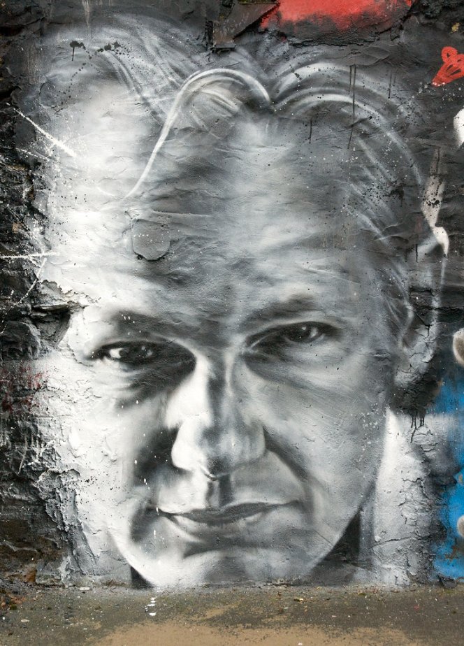 Deserttrvlr's tweet photo. #FreeAssangeNOW 
#Unity4Assange https://t.co/YIc3DxRbzA