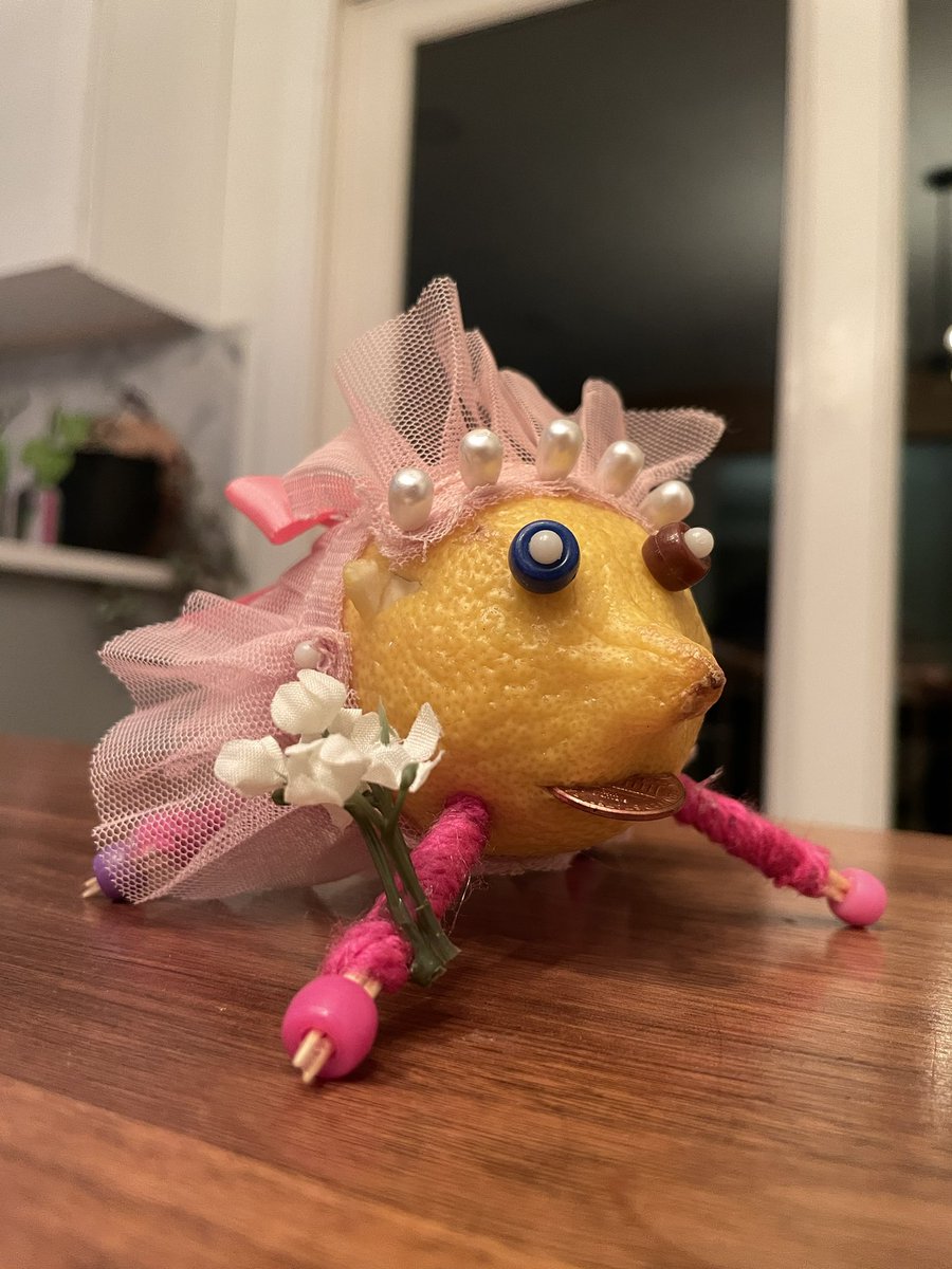 heatherchillin's tweet photo. 2022 ➡️ 2023 #lemonpig https://t.co/zVsYCLn2IA
