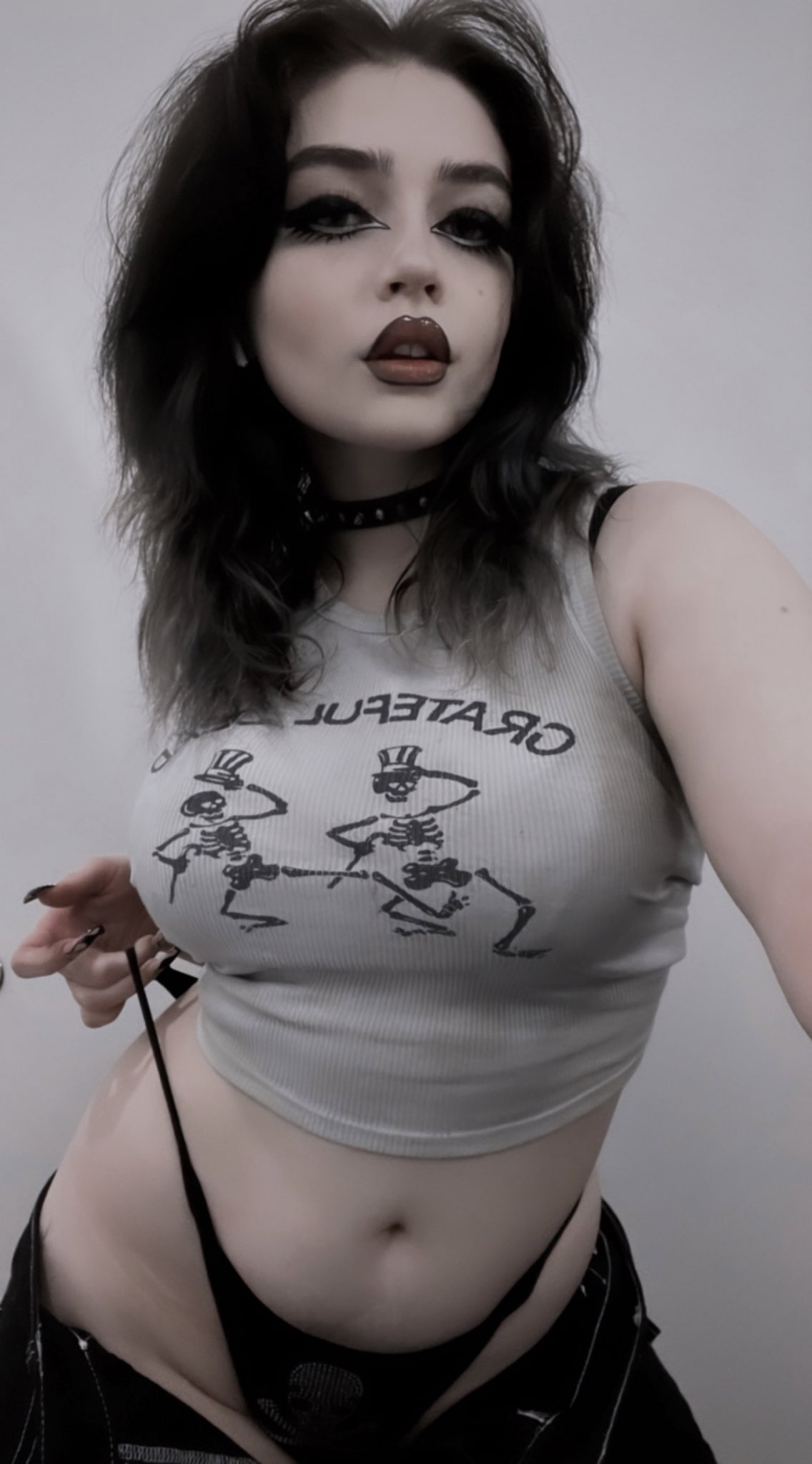 🔥Queen Nephilim🔥 on X: Happy New Years bbs!! 👻🖤 What's your New Year's  resolution? t.coEwHYW1f9b7  X