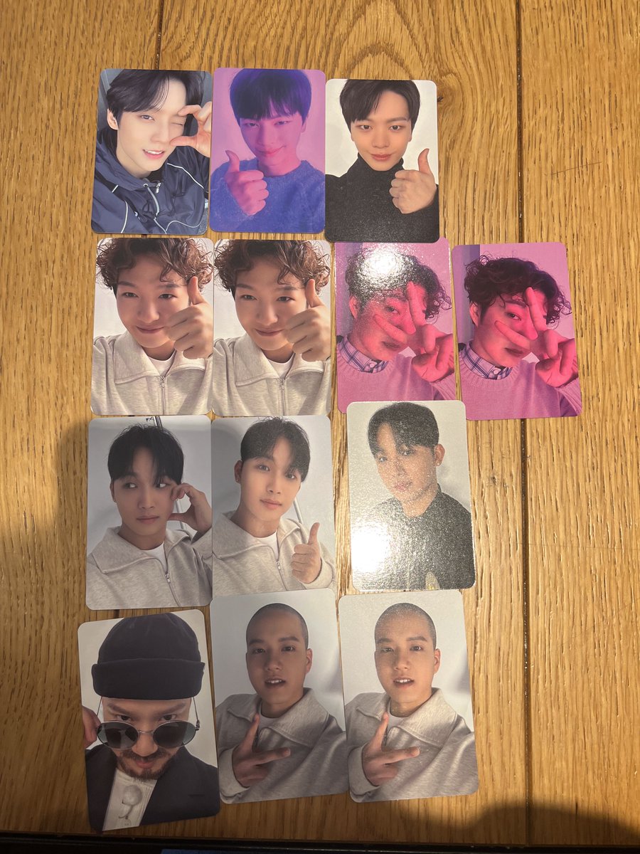 트레카 체크✅된 포카 구해요⭐️
두번째 사진이 제가 가지고 있는 포카입니다!
현장교환 가능하니, 디엠주세용!!