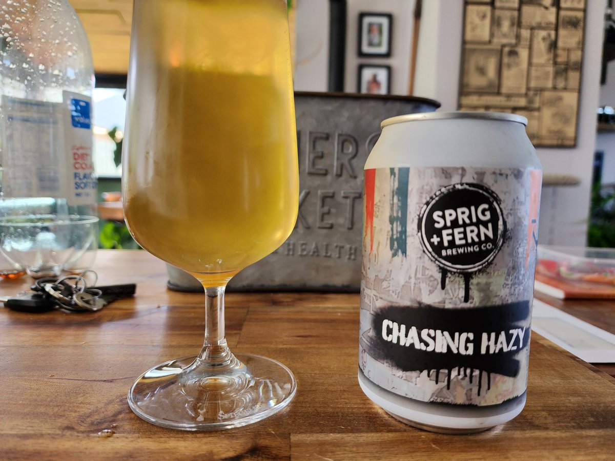 HardingGruff's tweet photo. #beeroclock on day 25 looks like #GruffDay has arrived. The older I get the better I am ๐ Gearing up for the cheesecake unveiling https://t.co/9LyYp1wHuQ