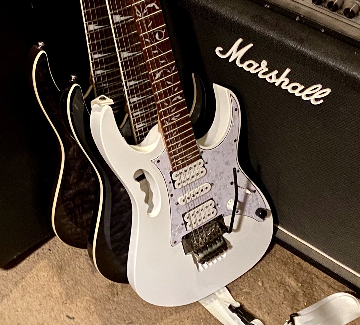 BEMANUELSONMZK's tweet photo. #HappyNewYear #ibanez #rgseries #stevevai #marshall #randall #quiltedmaple #newmusic #spotify #guitarsolo #songwriter #singer #guitar https://t.co/2Ur4aDB0ZH