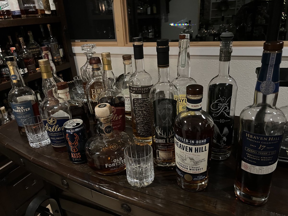 SeeGsee's tweet photo. Whiskey New Year! https://t.co/1xBYsThXAQ