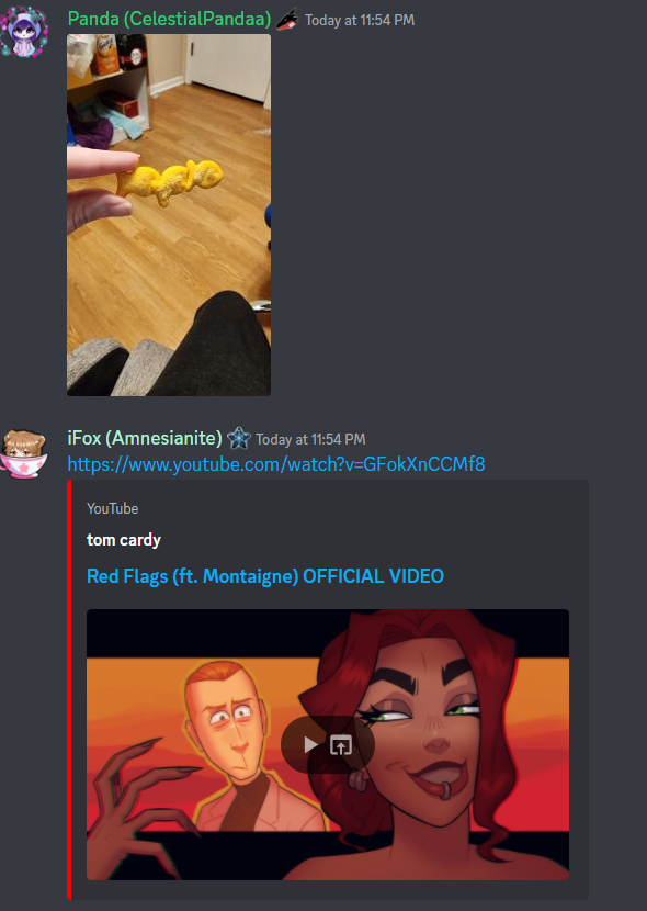 Amnesianite's tweet photo. This happened in my discord and I hope @Tomycardy is proud.
For context, that's 3 goldfish straight out of the box. https://t.co/Yn9vByrUrj