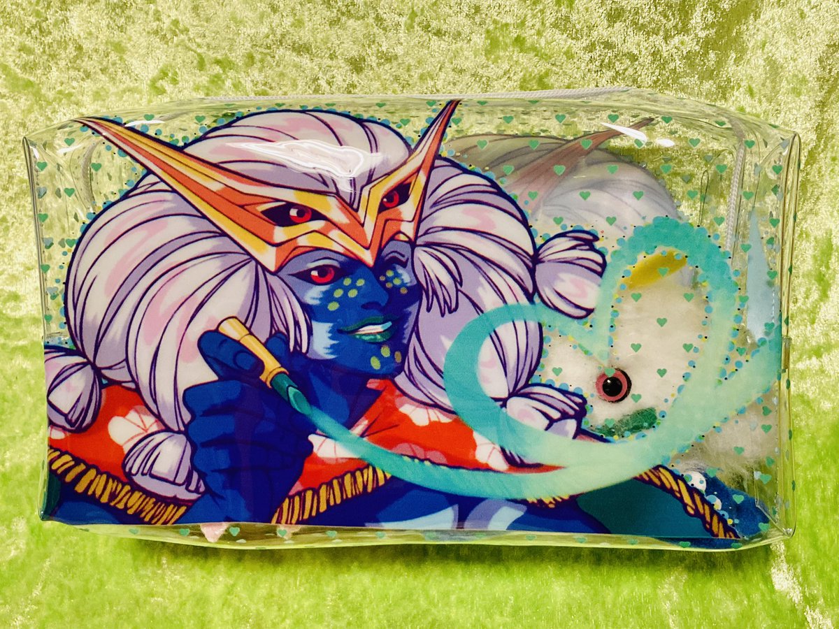 donguricorosuke's tweet image. クリアポーチは結構大きくて、FUちゃんとオーマちゃんが一緒に入るサイズ！
クリア素材だからめっちゃ外見てる！