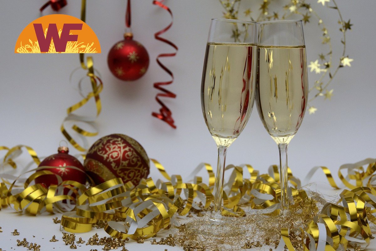 WFWesternFoods's tweet photo. Each year, we reflect on the year that was, we remember how grateful we are to have you in our lives. 🙏

Looking to 2023, we send you wishes of health, happiness and prosperity. ✨

HAPPY NEW YEAR! 🥂

from #YourCommunityFoodStore, in #Sooke 🛒 https://t.co/vw832JFnBI