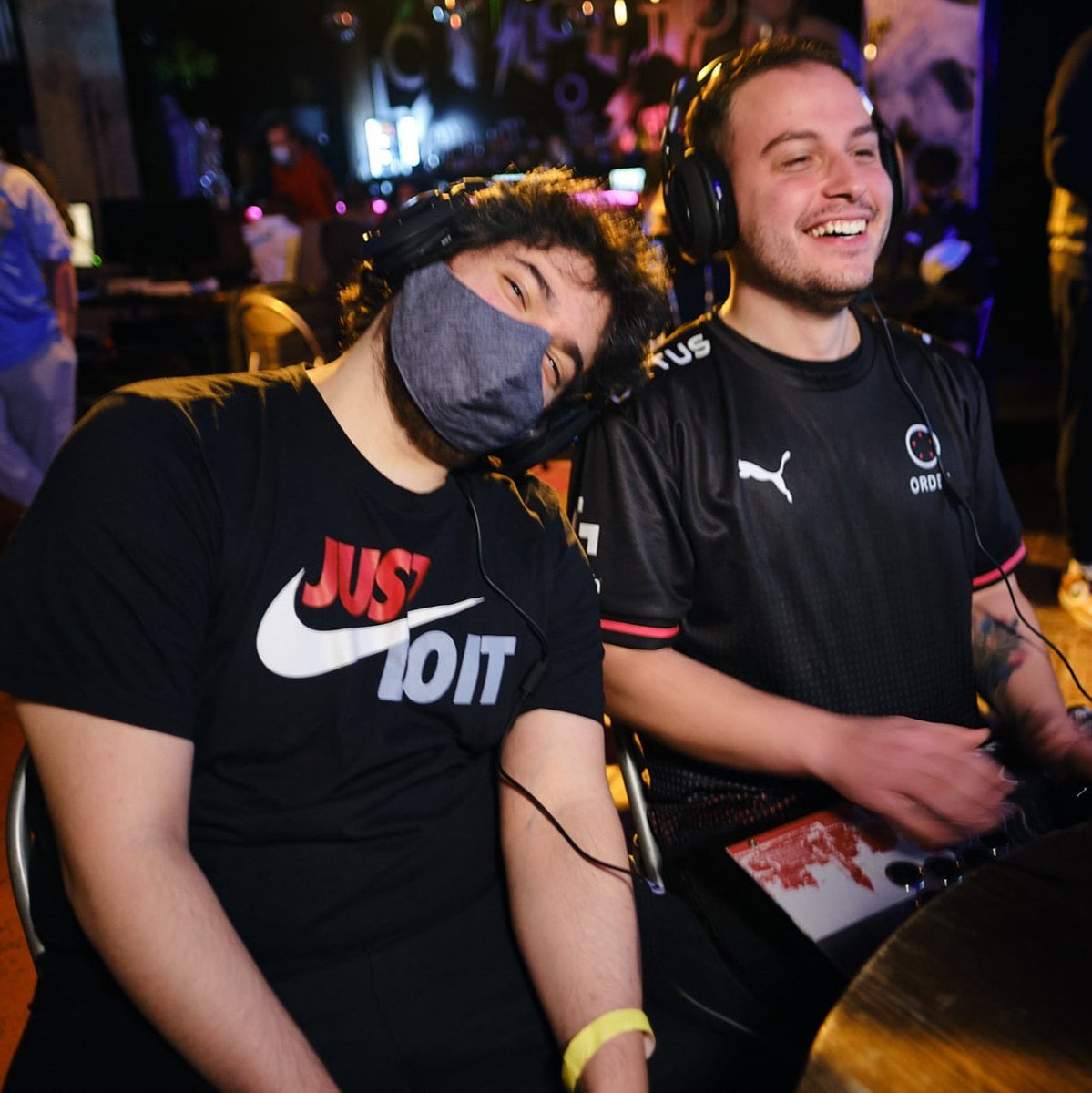 There's something I've been mulling over...

I want to go to Capcom Cup and EVO Japan this year to see off SFV, but I could use some help.

❤️ Like if I should go.
🔄 Retweet if I should raise funds to go.
100 of either and I'll go to one event.
100 each and I'll go to both. 🙂