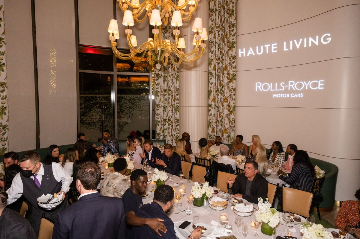<a href="/LegendsInvest/">Legends Investment Network 🇺🇸</a> was a proud sponsor and cohost of the <a href="/HauteLivingMag/">Haute Living</a> Super Bowl 2022 dinner honoring NFL Legend Victor Cruz. Looking forward to the next event.