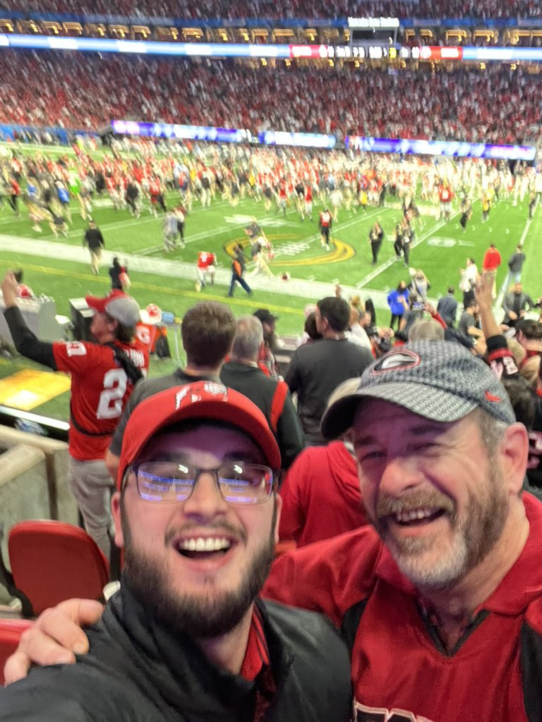 HuntTheJones's tweet photo. HOLY. SHIT.

Come for the Champ, better knock ‘em out!

#GoDawgs https://t.co/aXNCm40b68