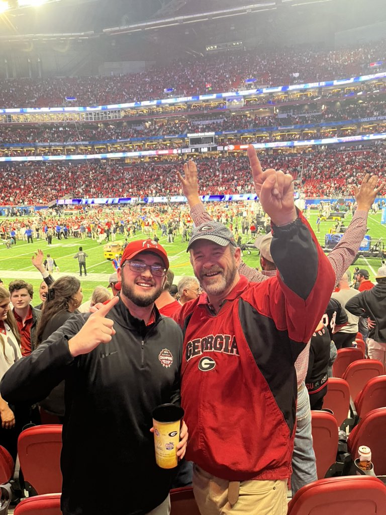 HuntTheJones's tweet photo. HOLY. SHIT.

Come for the Champ, better knock ‘em out!

#GoDawgs https://t.co/aXNCm40b68