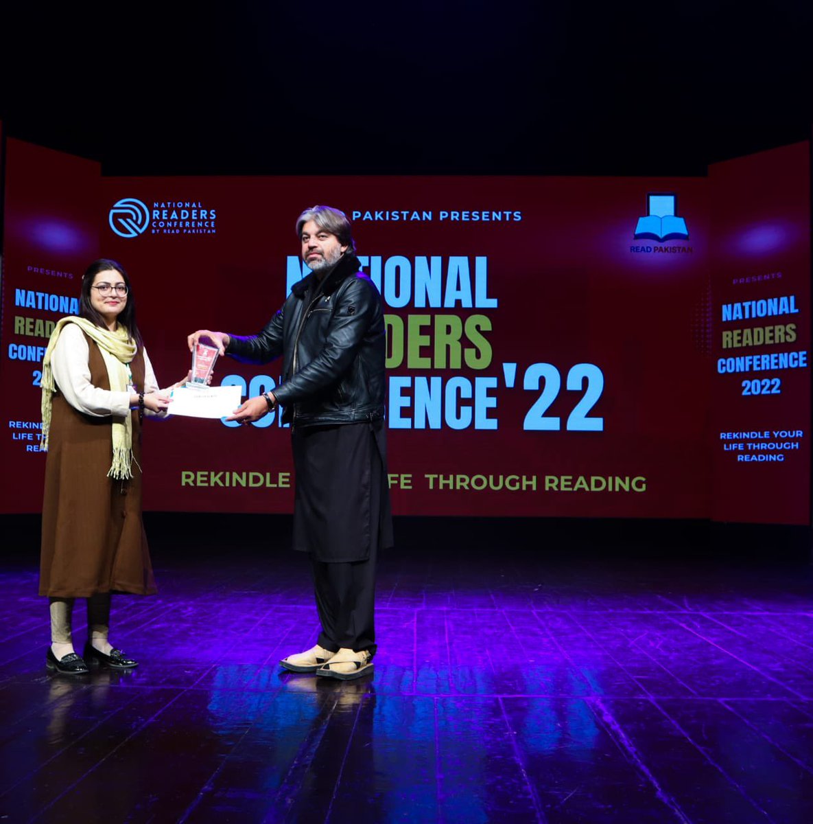 ereadpak's tweet photo. Ali Muhammad Khan Former Minister of state for Parliamentary Affairs presents awards to Best Team Members of Read Pakistan at National Readers Conference'22.
.
.
.
#nationalreadersconference #nationalreadersconference2022 #nrc #nrc2022 #readpakistan #readersconference https://t.co/v0HvQTl4xD