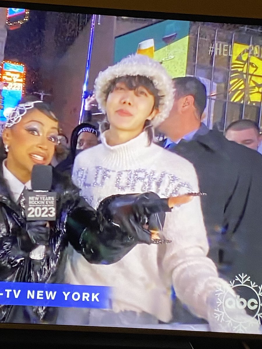 lizzy728's tweet image. Happy New Year everyone!!!!