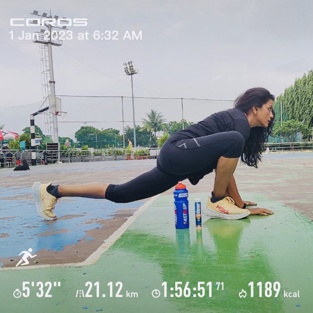 Commencing the year with a Half Marathon 🏃🏻🏃🏻‍♀️
Wishing everyone a year full of good health and happiness 🌹

<a href="/FastandUp_India/">Fast&Up_India</a> 
<a href="/TheOfficial2XU/">2XU_GLOBAL</a> 
<a href="/FitIndiaOff/">Fit India Movement</a> 
#HappyNewYear2023 
#FitnessGoals