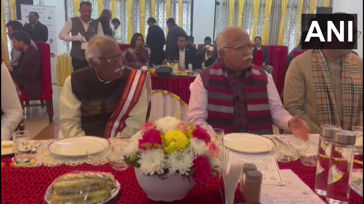 ANI's tweet photo. Haryana Governor Bandaru Dattatreya and CM Manohar Lal Khattar along with Cabinet ministers and administrative officers attended millet breakfast organised by the IAS association in Chandigarh. 

(Source: DPR) https://t.co/MT5fcRQXBy
