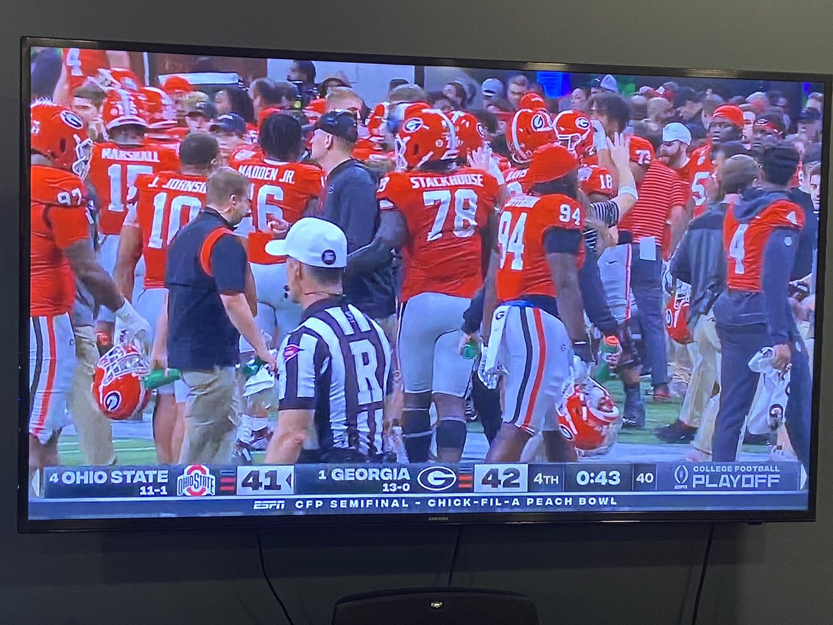 ELearning_MC's tweet photo. Look at this picture from the Dawgs win: play clock, OHS score, GA score, and the game time left in that order.  HAPPY NEW YEAR Everyone!!! https://t.co/W45jT2B4y1