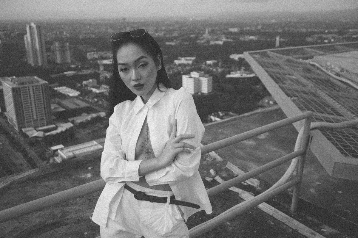 m_doops's tweet photo. These streets will make you feel brand new.

Happy New Year! 🎉✨

📷: https://t.co/wvhJXLq4pc

#portrait #photography https://t.co/kqgX0LOT0B