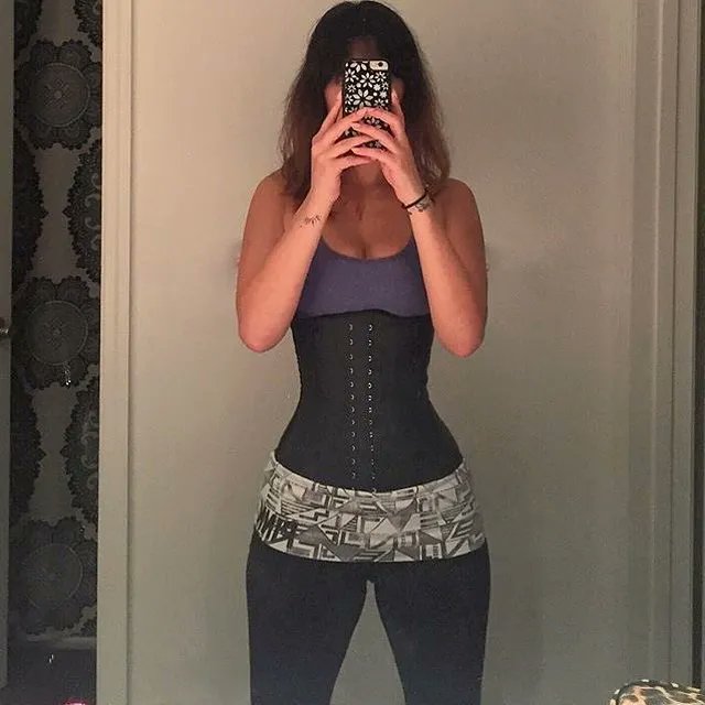 HourglassAngel's tweet photo. Happy New Year! We hope 2023 is full of blessings, happiness, love, health,  and a super flawless silhouette.  🌟 ⚡️ 🔥 https://t.co/Ej74q9Xx7q