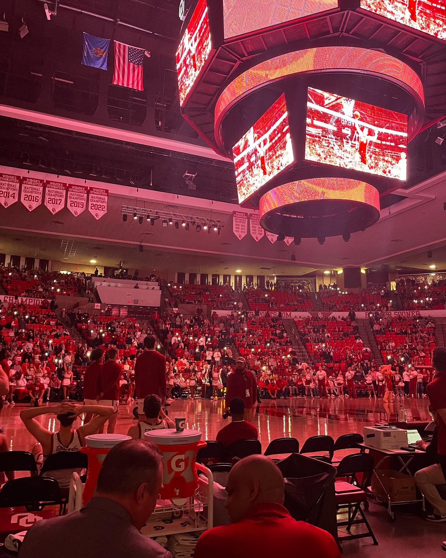 Longhorns at Sooners / Twitter