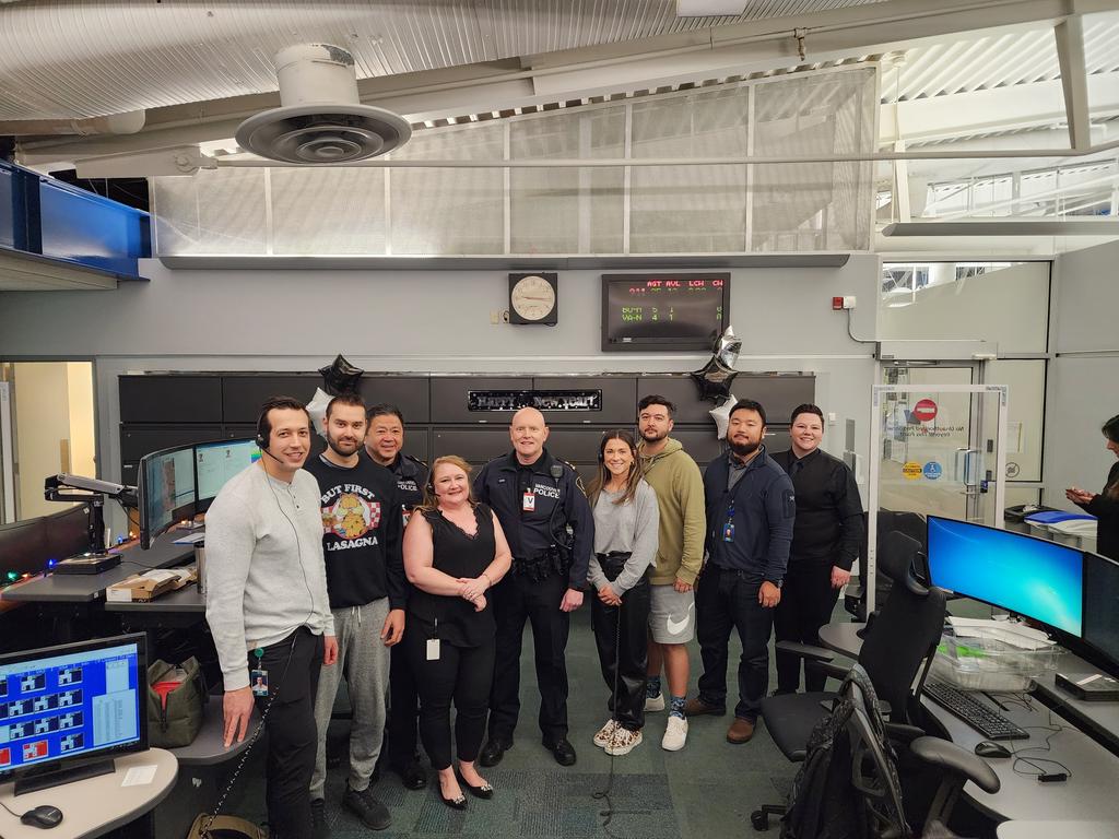 AdamPalmerRCMP's tweet photo. Great to see our amazing #VPD #EComm dispatchers on #NYE - the #lifeline between the community & our frontline officers - keeping #Vancouver safe! Thank you to all the #Dispatchers & #CallTakers for your important service! @EComm911_info @VancouverPD #HappyNY https://t.co/i3DVJ5ZDiF