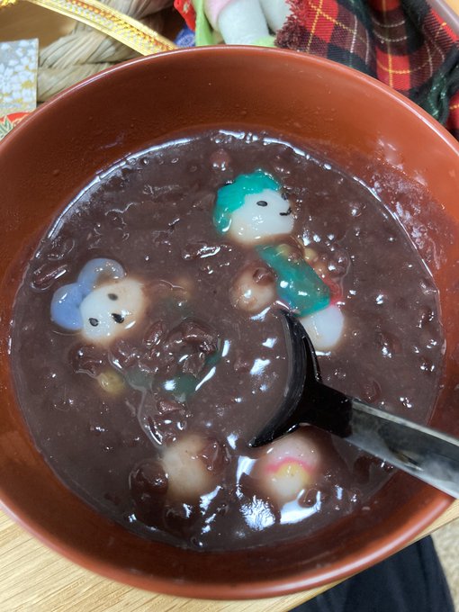 のっ…飲み込まれるーッ‼️‼️露伴せんせぇーー💥💥💥
康一クンとあんこに飲み込まれる体験ができるなんて…ラッキーだなぁ…💓 