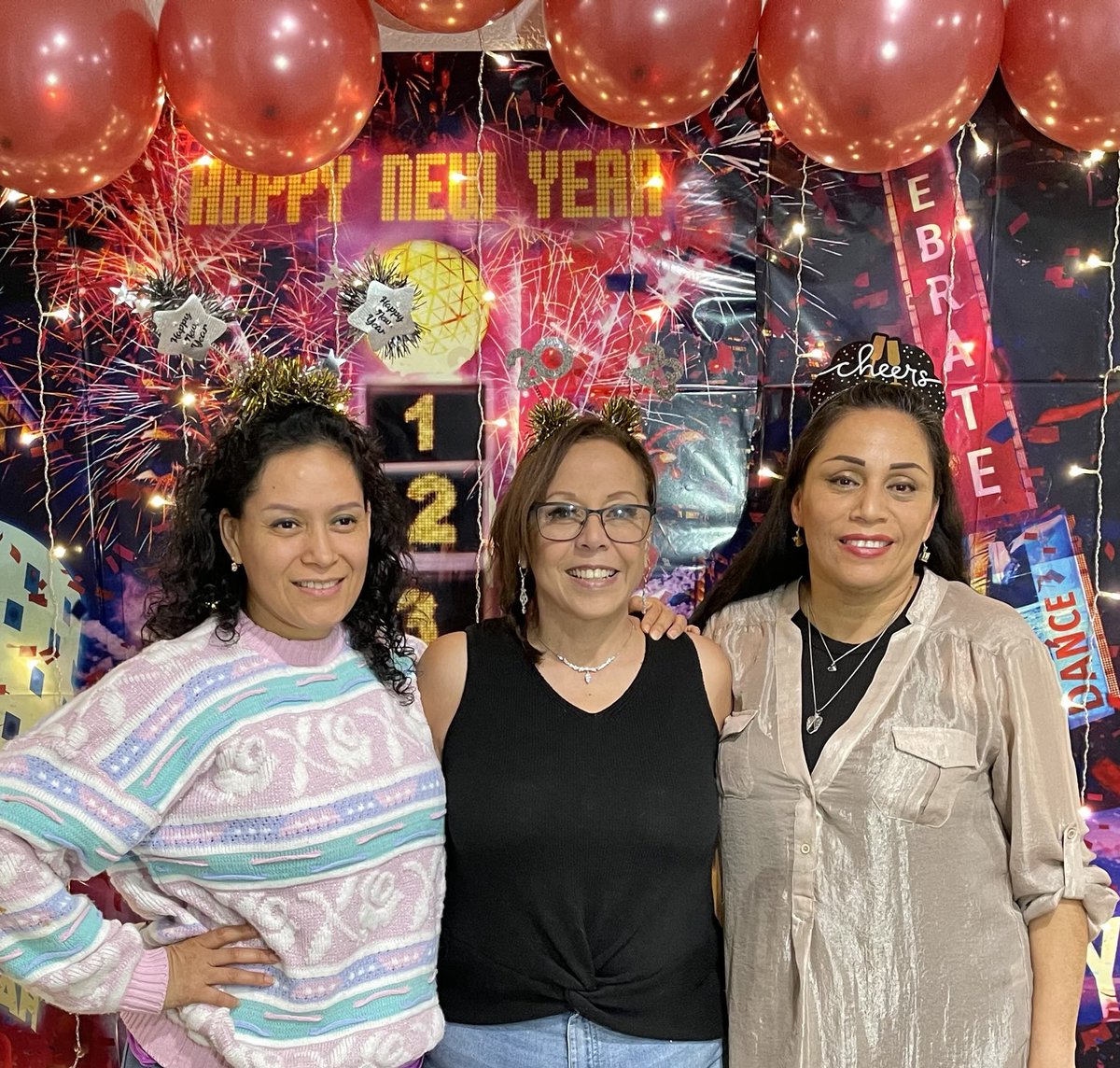 Hulkalicious's tweet photo. Happy new year from The Ville!
#LonestarNYE https://t.co/nrYpY7iIOk
